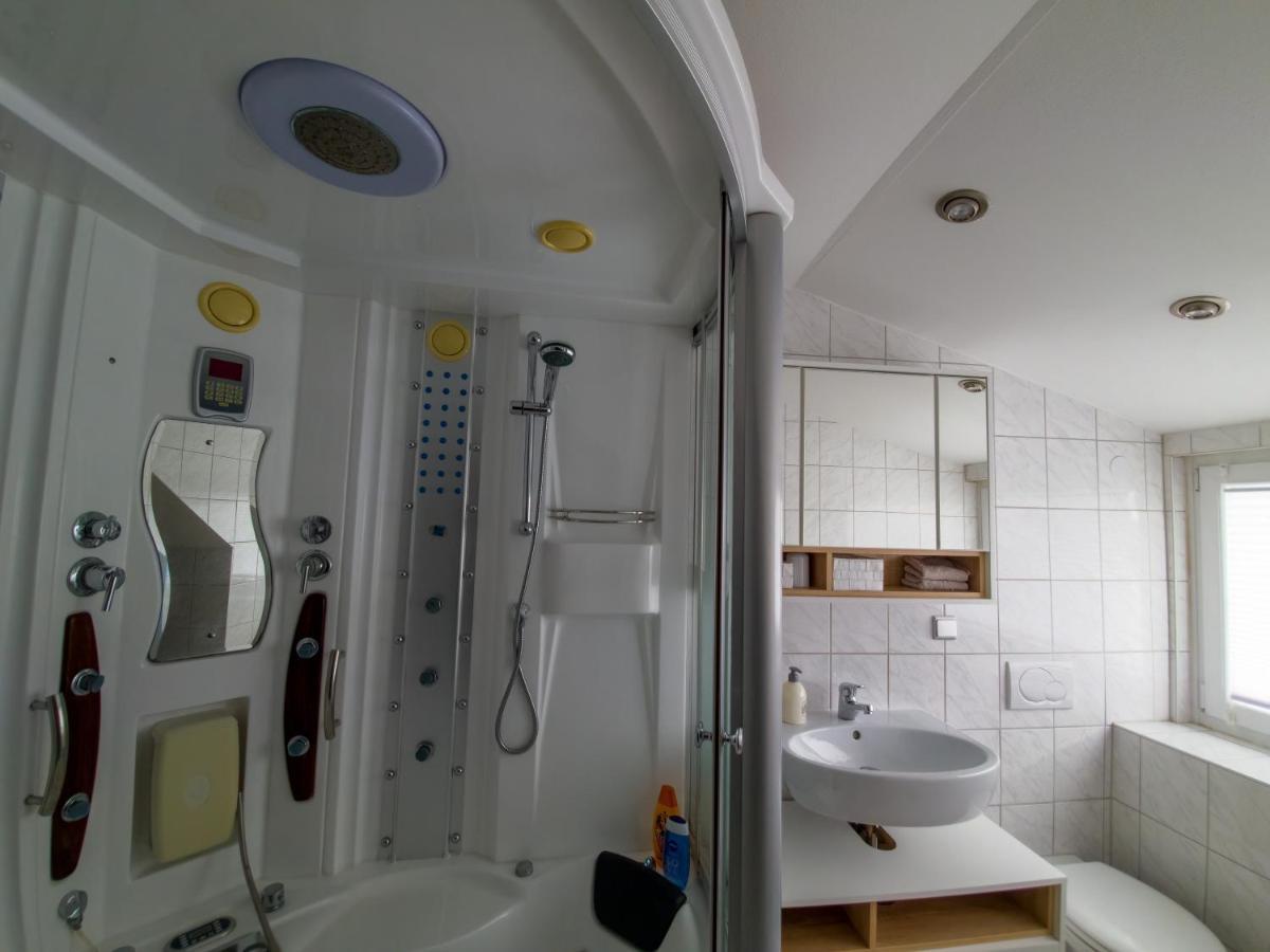 Wohnung Mit Einer Sauna Direkt Am Park Wiesbaden Exteriör bild